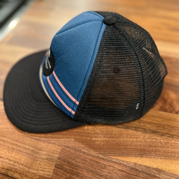 Quiksilver SnapBack in GUC - Picture 3 of 6